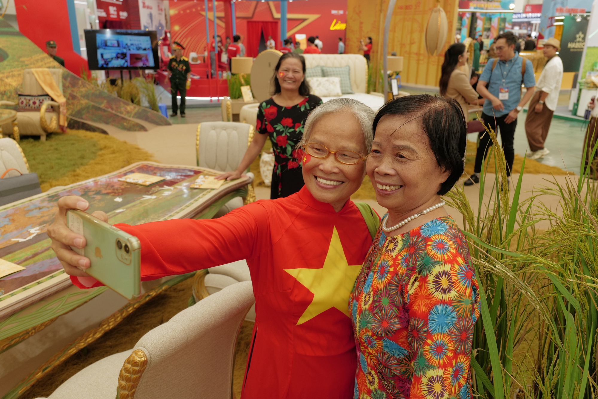 Nội thất sáng tạo Đòng Đòng tự hào góp mặt tại Triển lãm “80 năm Hành trình Độc lập - Tự do - Hạnh phúc”- Ảnh 3. Nội thất sáng tạo Đòng Đòng tự hào góp mặt tại Triển lãm “80 năm Hành trình Độc lập - Tự do - Hạnh phúc”- Ảnh 3.