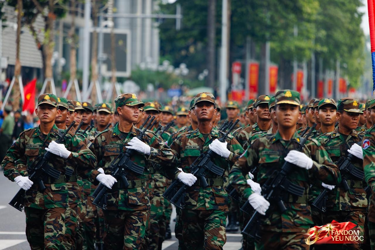 Cận cảnh quân nhân Nga, Trung Quốc, Lào, Campuchia tham gia tổng duyệt diễu binh diễu hành kỷ niệm 80 năm Quốc khánh - Ảnh 19. Cận cảnh quân nhân Nga, Trung Quốc, Lào, Campuchia tham gia tổng duyệt diễu binh diễu hành kỷ niệm 80 năm Quốc khánh - Ảnh 19.