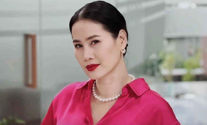 Hôn nhân lận đận của 2 nữ diễn viên cùng tên trong 'Mưa đỏ' - Ảnh 4. Hôn nhân lận đận của 2 nữ diễn viên cùng tên trong 'Mưa đỏ' - Ảnh 4.