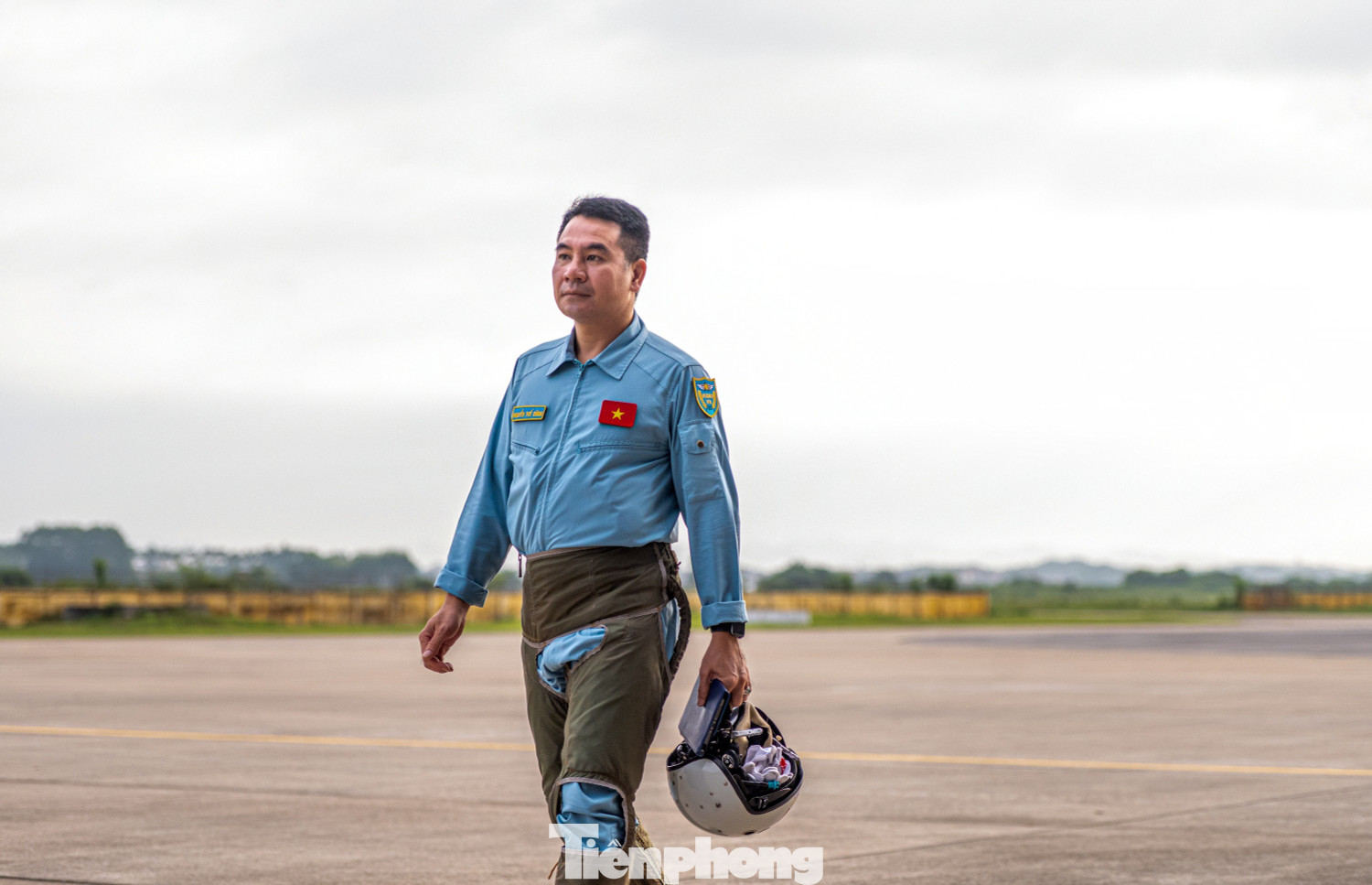 Màn xuất hiện "không kịch bản nào dám viết" của Đại tá Nguyễn Thế Dũng - Ảnh 2. Màn xuất hiện "không kịch bản nào dám viết" của Đại tá Nguyễn Thế Dũng - Ảnh 2.