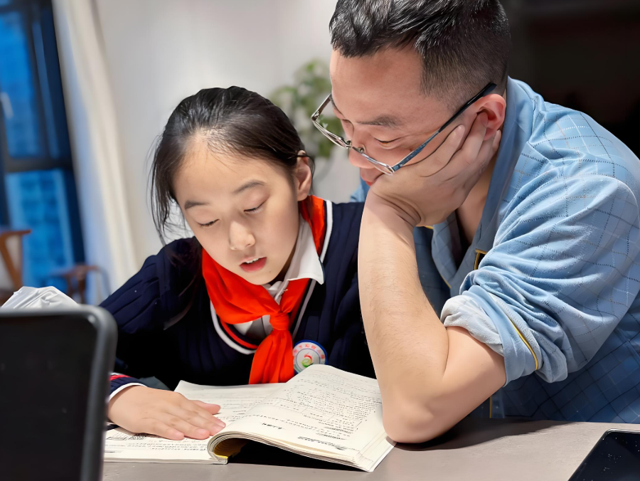 Nam diễn viên nổi tiếng nửa đêm đăng bài than vãn trên mạng, nhiều người đọc xong bình luận rôm rả: Nhà tôi cũng như thế! - Ảnh 2. Nam diễn viên nổi tiếng nửa đêm đăng bài than vãn trên mạng, nhiều người đọc xong bình luận rôm rả: Nhà tôi cũng như thế! - Ảnh 2.