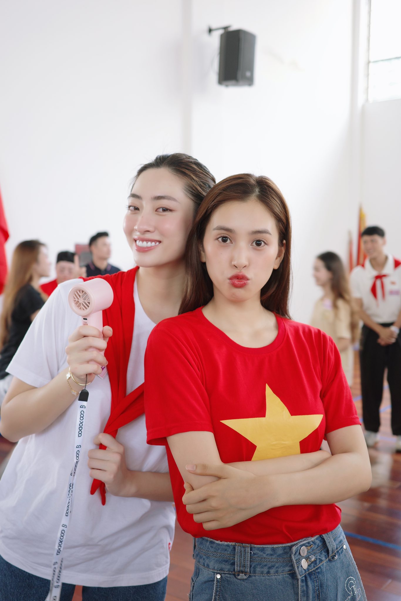"Mỹ nhân Việt ngàn năm có một" viral cõi mạng sau tổng duyệt A80: Không phải vì quá đẹp, mà lại vì biểu cảm "khó đỡ" cỡ này! - Ảnh 7. "Mỹ nhân Việt ngàn năm có một" viral cõi mạng sau tổng duyệt A80: Không phải vì quá đẹp, mà lại vì biểu cảm "khó đỡ" cỡ này! - Ảnh 7.