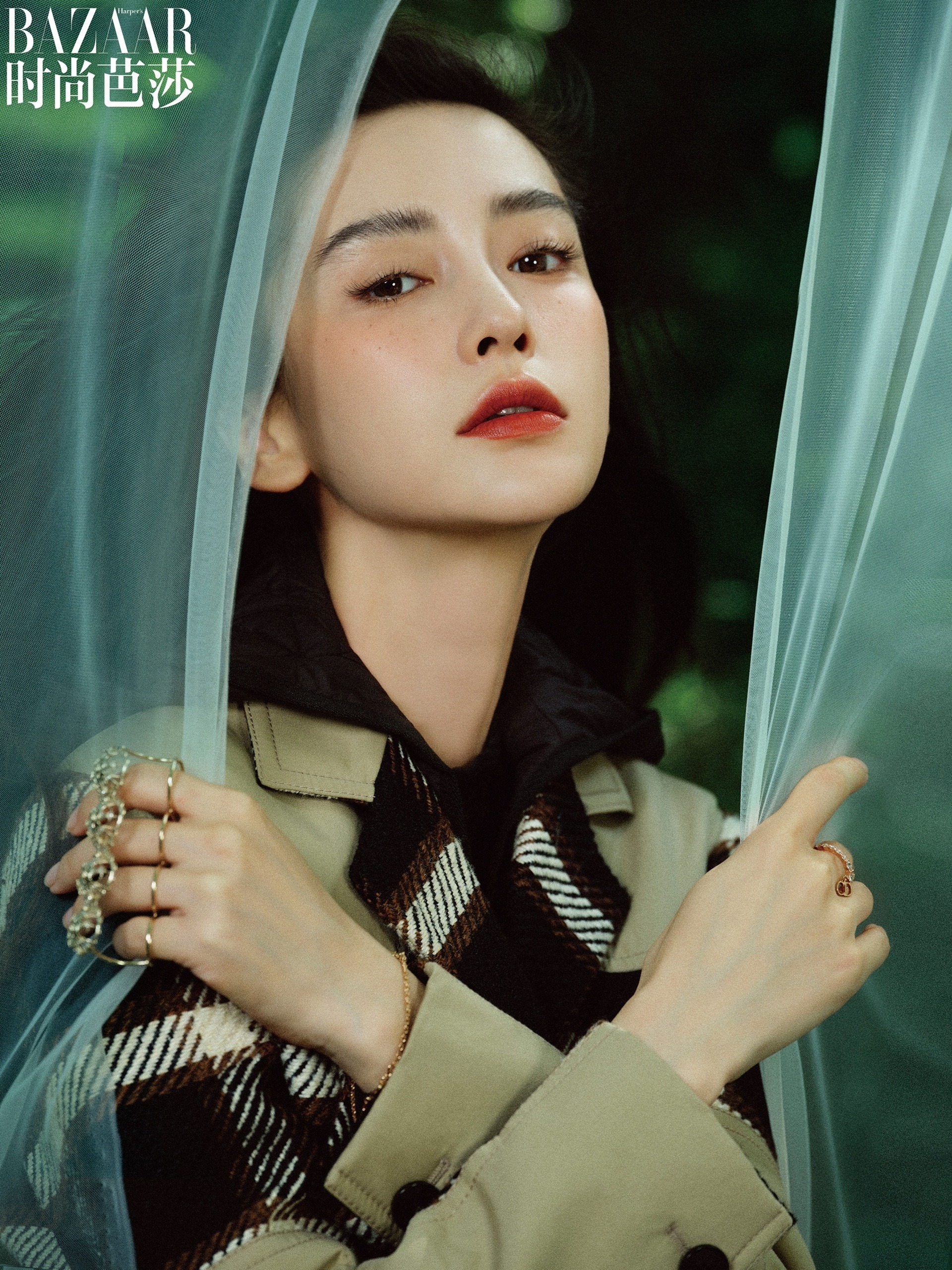 Angelababy ê chề: Mặc lại váy cũ từ 3 năm trước đi sự kiện, cố nén nước mắt nhưng bị mỉa mai quá giả tạo - Ảnh 7. Angelababy ê chề: Mặc lại váy cũ từ 3 năm trước đi sự kiện, cố nén nước mắt nhưng bị mỉa mai quá giả tạo - Ảnh 7.