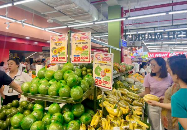 Nhộn nhịp không khí mua sắm, check in hoà cùng màu cờ Tổ quốc đón Đại lễ A80 - Ảnh 5. Nhộn nhịp không khí mua sắm, check in hoà cùng màu cờ Tổ quốc đón Đại lễ A80 - Ảnh 5.
