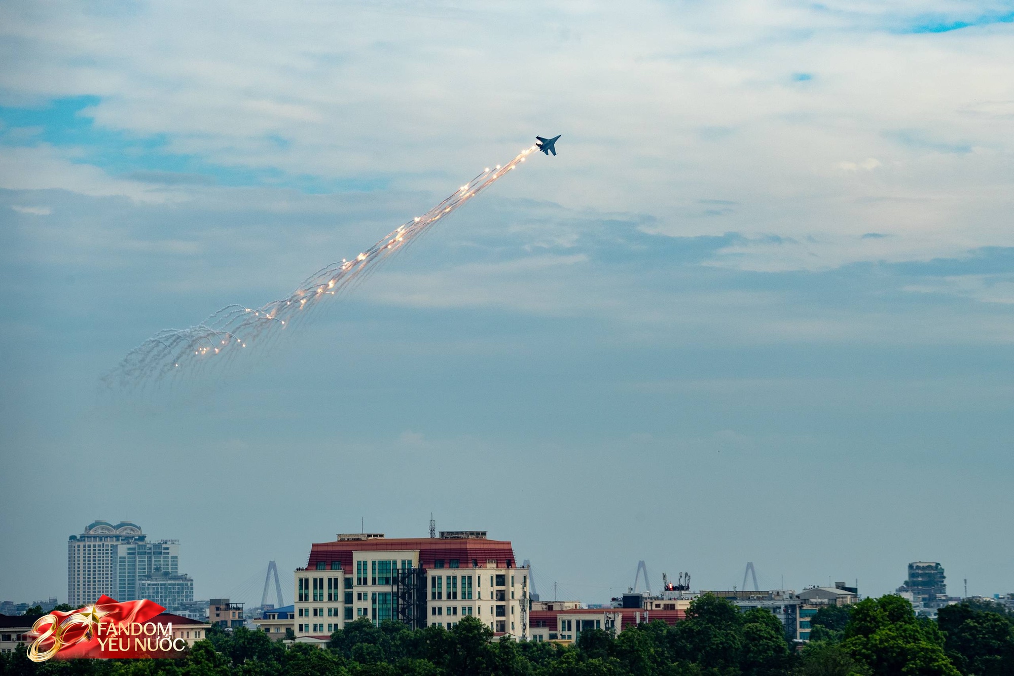 “Sít rịt” đã đời cho những ai không chịu ngủ vào đêm 29/8 - Ảnh 7. “Sít rịt” đã đời cho những ai không chịu ngủ vào đêm 29/8 - Ảnh 7.