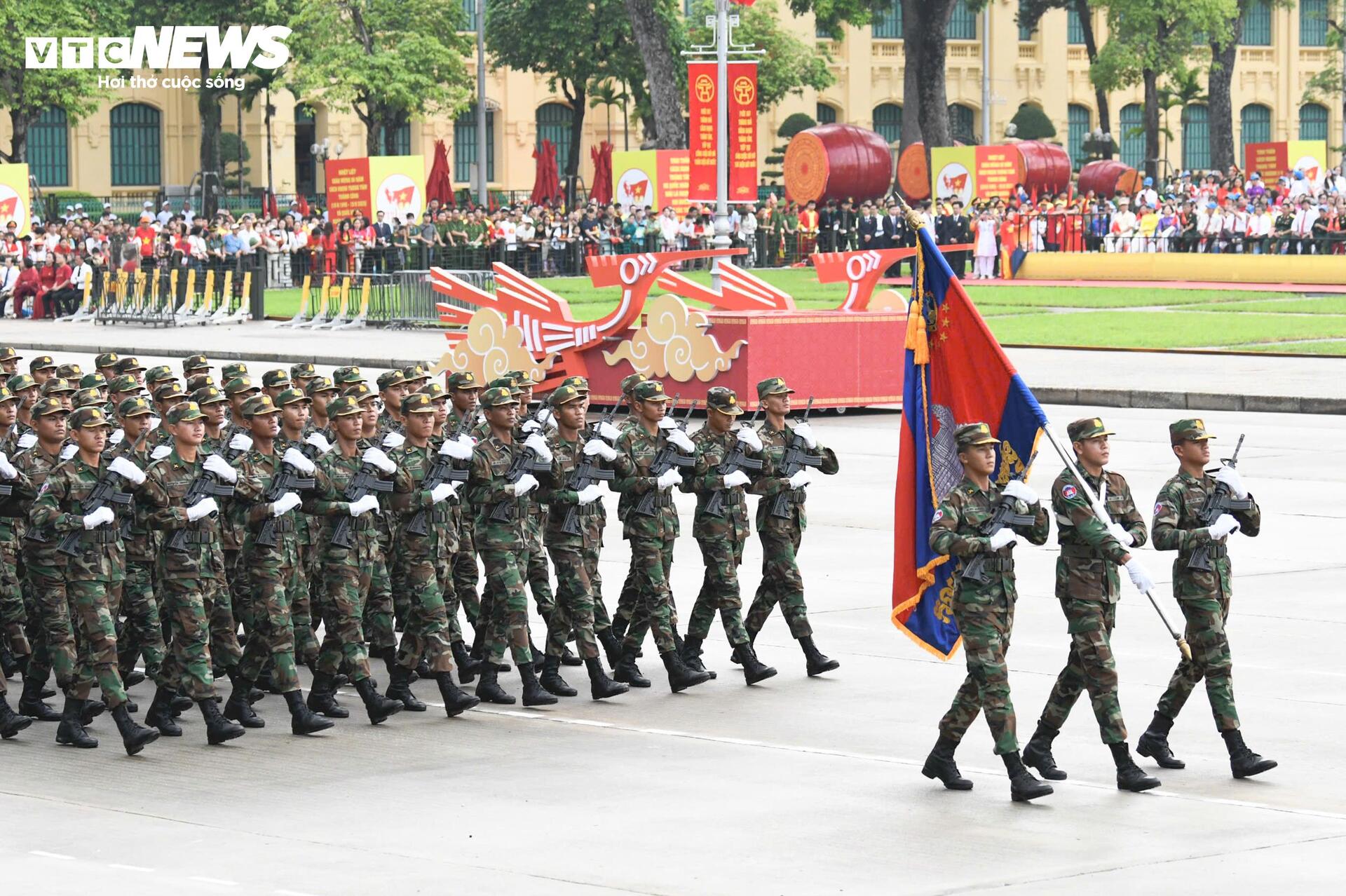 quan-doi-trung-quoc-1-of-1-10-10524457-1756633582376-17566335828052017692252.jpg