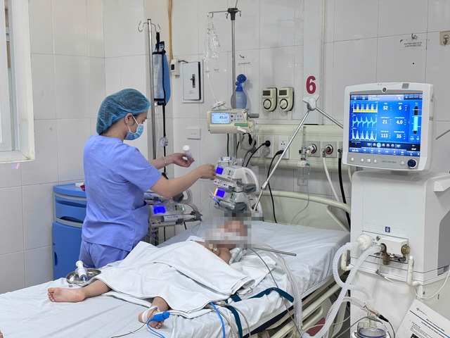 Cảnh b&aacute;o: B&eacute; trai 3 tuổi ở Thanh H&oacute;a h&ocirc;n m&ecirc;, ngừng tuần ho&agrave;n do h&oacute;c quả nh&atilde;n - Ảnh 1.