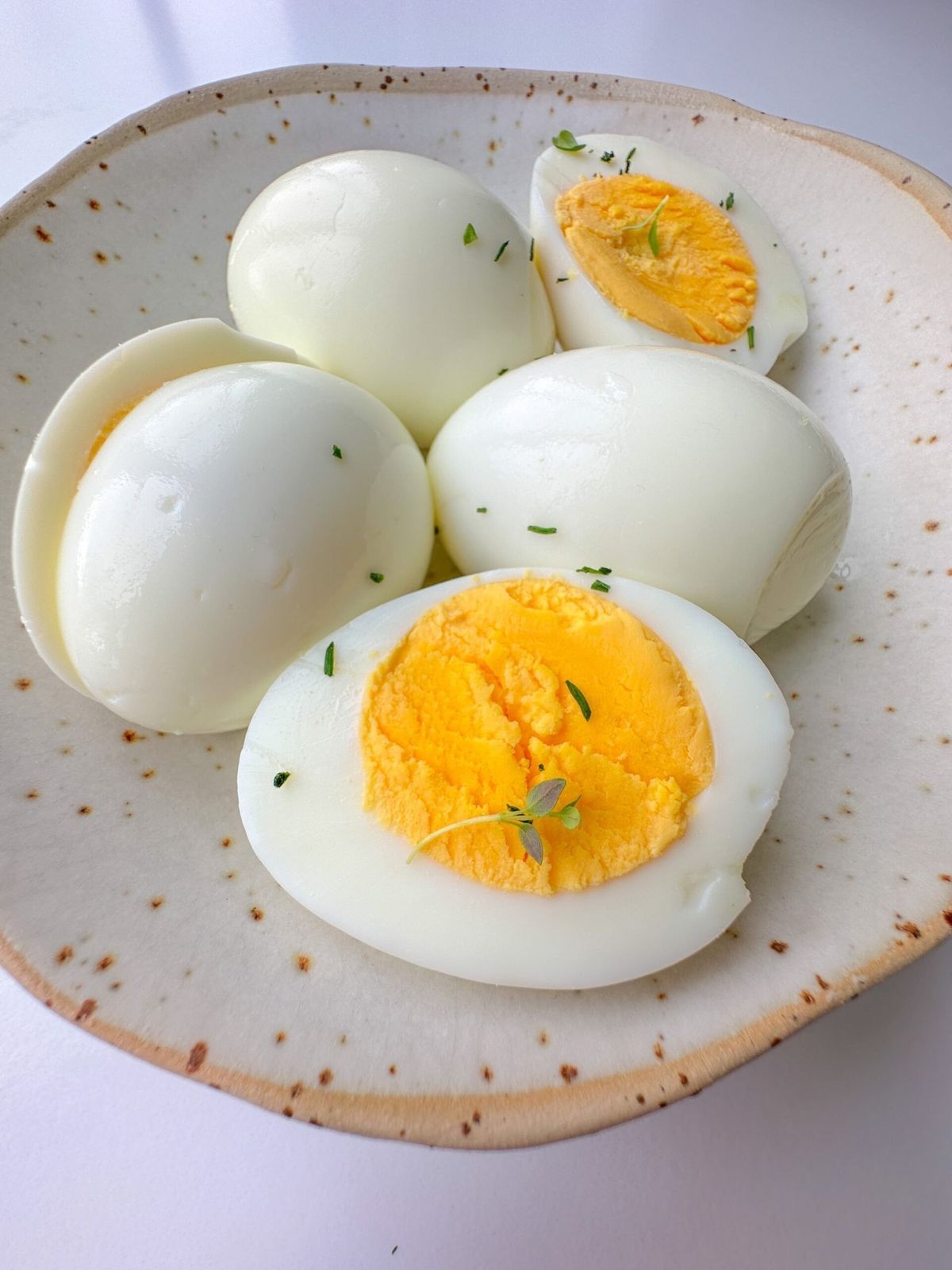 Bữa sáng thêm món này: Tóc mượt thấy rõ, móng tay bớt giòn, - Ảnh 2.
