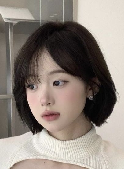 Nếu tình duyên trắc trở, hãy thử để để tóc ngắn và thẳng thay vì tóc dài và xoăn!- Ảnh 2.