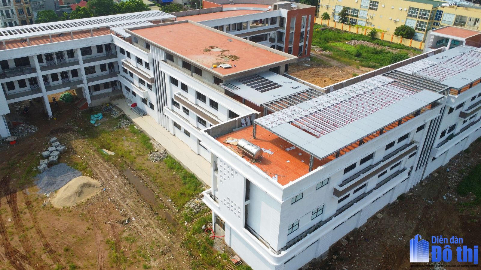 Mê quá: Ngôi trường công lập hơn 100 tỷ sắp xây xong, vậy là học sinh Hà Nội lại có thêm trường đẹp ngồi học!- Ảnh 3. Mê quá: Ngôi trường công lập hơn 100 tỷ sắp xây xong, vậy là học sinh Hà Nội lại có thêm trường đẹp ngồi học!- Ảnh 3.