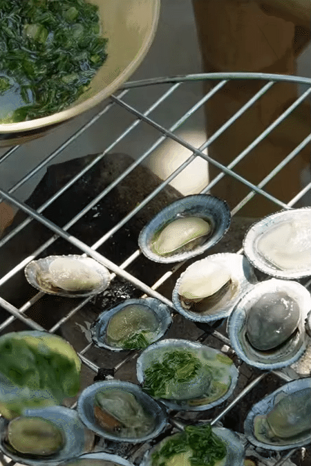 Điểm đến duy nhất ở Việt Nam có thể săn ảnh máy bay hạ cánh sát mặt biển, lại được thưởng thức món hải sản 'độc nhất vô nhị' của đại dương- Ảnh 10. Điểm đến duy nhất ở Việt Nam có thể săn ảnh máy bay hạ cánh sát mặt biển, lại được thưởng thức món hải sản 'độc nhất vô nhị' của đại dương- Ảnh 10.