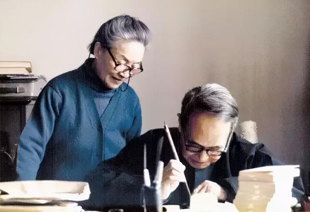 Nam sinh học giỏi nhưng thi ĐH chỉ được 15 điểm, Hiệu trưởng đọc bài xong kiên quyết đặc cách mời nhập học: &quot;Người này là thiên tài&quot; - Ảnh 3.