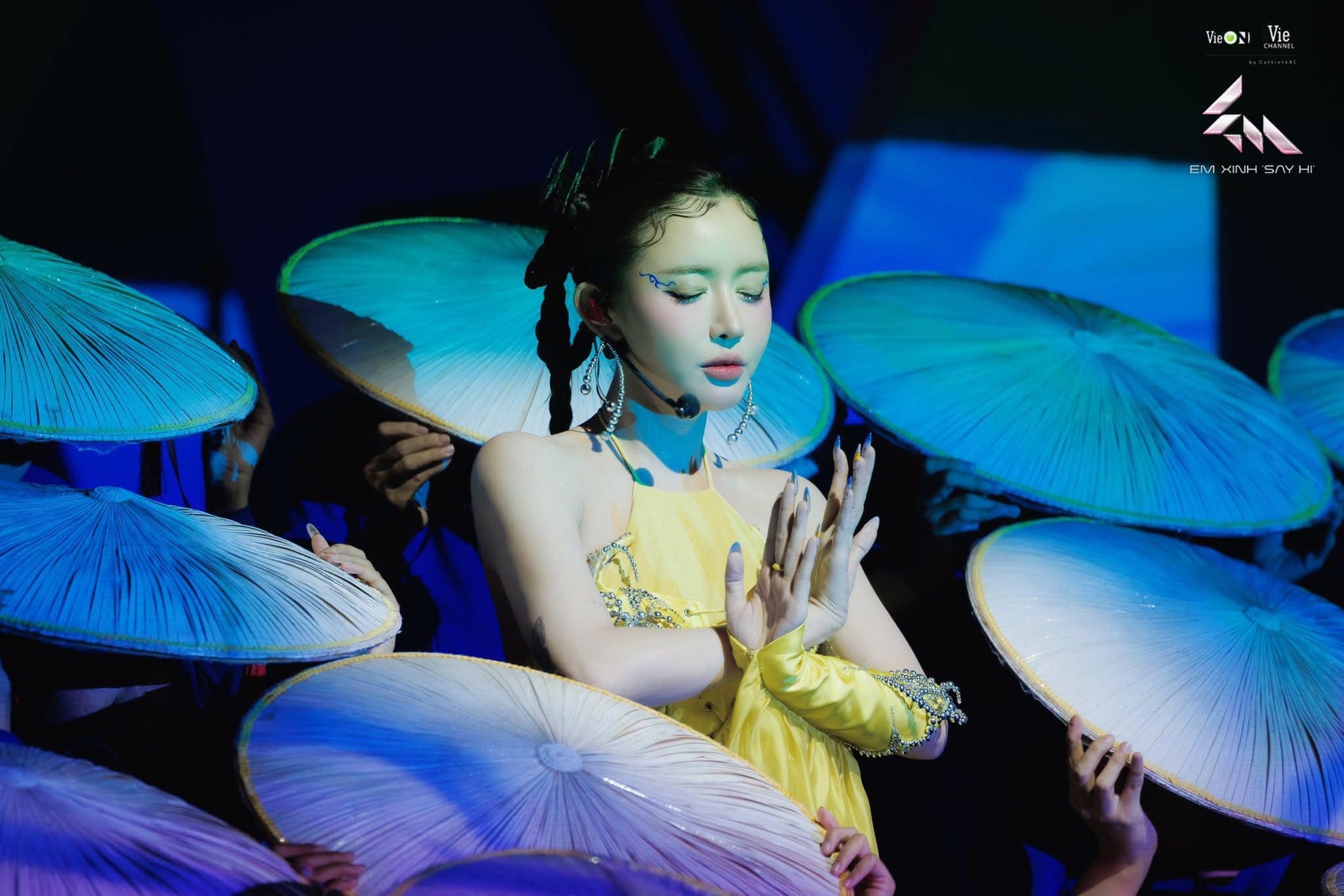 Mẹ Bích Phương đã "đánh tiếng", giục Tăng Duy Tân sớm "chốt lời"? - Ảnh 1. Mẹ Bích Phương đã "đánh tiếng", giục Tăng Duy Tân sớm "chốt lời"? - Ảnh 1.