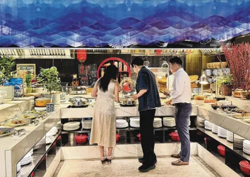 Đột nhập đêm mai mối của giới siêu giàu: Tài sản tối thiếu phải hơn 100 tỷ đồng, nữ giới được tham dự miễn phí nhưng phải đẹp và dưới 30 tuổi - Ảnh 2. Đột nhập đêm mai mối của giới siêu giàu: Tài sản tối thiếu phải hơn 100 tỷ đồng, nữ giới được tham dự miễn phí nhưng phải đẹp và dưới 30 tuổi - Ảnh 2.