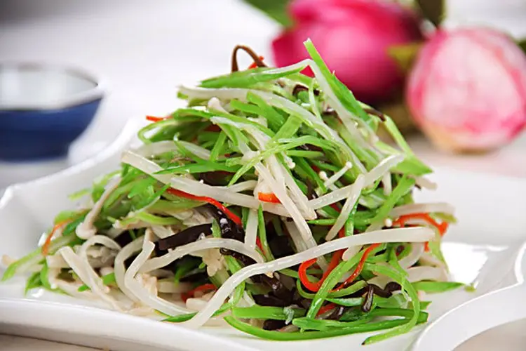 Người đàn ông 53 tuổi mắc ung thư dạ dày, bác sĩ cảnh báo: 4 thực phẩm để lâu trong tủ lạnh là “đồng phạm” gây ung thư- Ảnh 3. Người đàn ông 53 tuổi mắc ung thư dạ dày, bác sĩ cảnh báo: 4 thực phẩm để lâu trong tủ lạnh là “đồng phạm” gây ung thư- Ảnh 3.