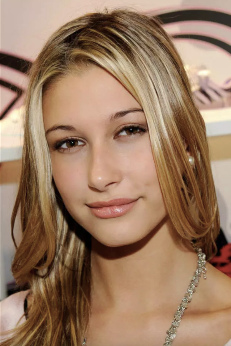 Hailey Bieber tóc rối, mặt mộc, không còn chút nào “clean girl”: Netizen phản ứng thế nào?- Ảnh 8. Hailey Bieber tóc rối, mặt mộc, không còn chút nào “clean girl”: Netizen phản ứng thế nào?- Ảnh 8.