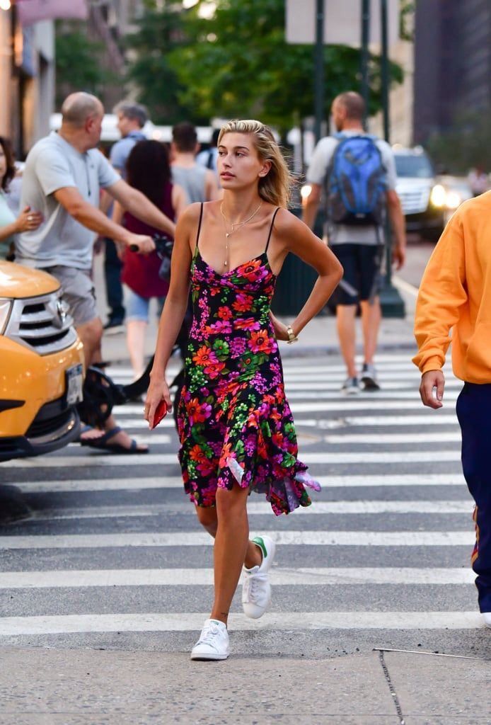 Hailey Bieber tóc rối, mặt mộc, không còn chút nào “clean girl”: Netizen phản ứng thế nào?- Ảnh 10. Hailey Bieber tóc rối, mặt mộc, không còn chút nào “clean girl”: Netizen phản ứng thế nào?- Ảnh 10.