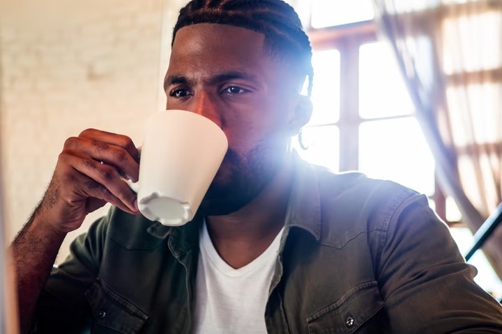 man-coffee-6854289a28d14-16294078-1754406033138-17544060333151330005945.jpeg