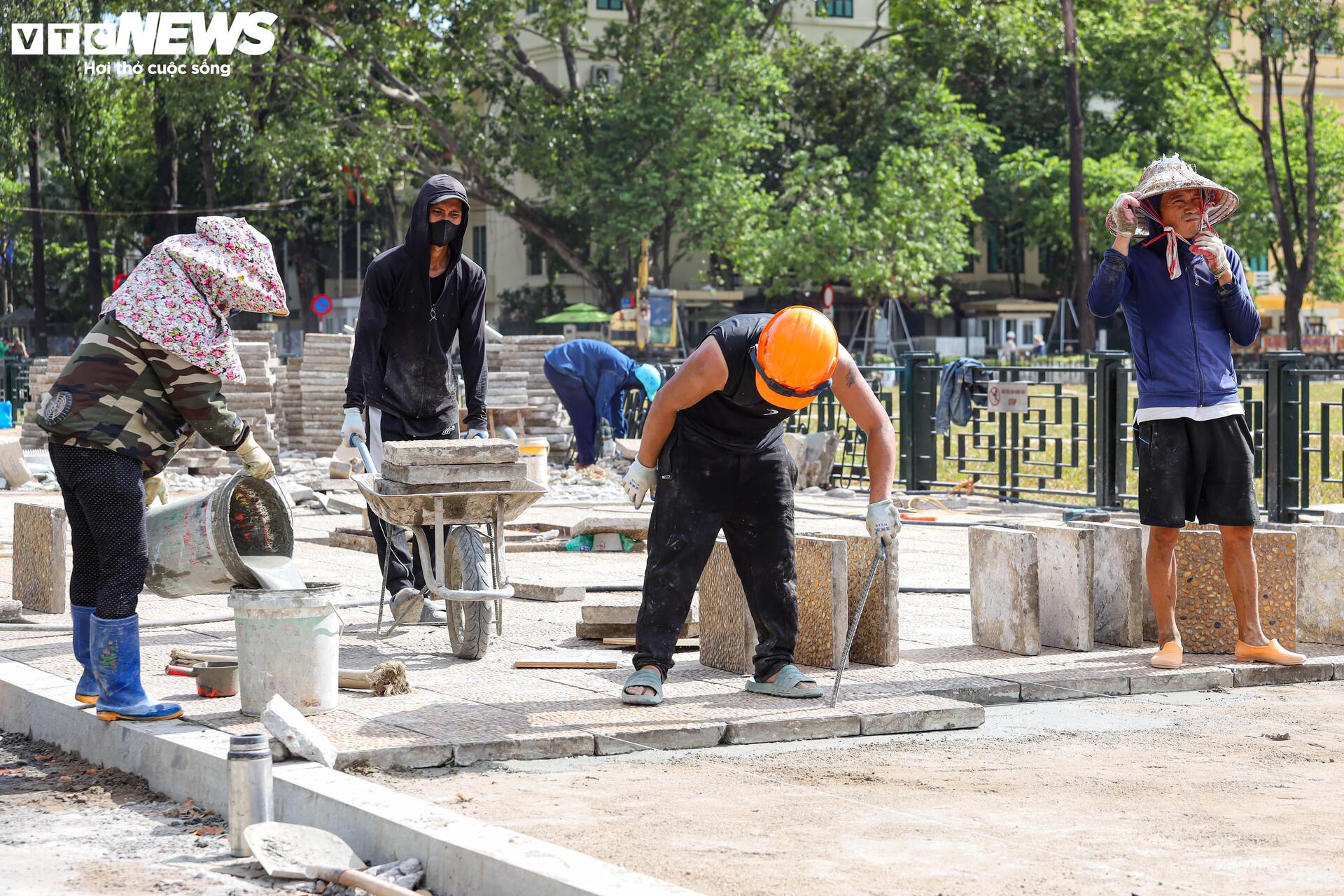 Toàn cảnh khán đài tại Quảng trường Ba Đình phục vụ lễ Quốc khánh 2/9 - Ảnh 11. Toàn cảnh khán đài tại Quảng trường Ba Đình phục vụ lễ Quốc khánh 2/9 - Ảnh 11.