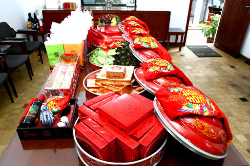 Nh&agrave; g&aacute;i n&oacute;i "kh&ocirc;ng nặng s&iacute;nh lễ", l&uacute;c hỏi cưới lại ra gi&aacute; 300 triệu, t&ocirc;i chết lặng nhưng c&ocirc; d&acirc;u l&agrave; người duy nhất đứng l&ecirc;n phản hồi- Ảnh 2.