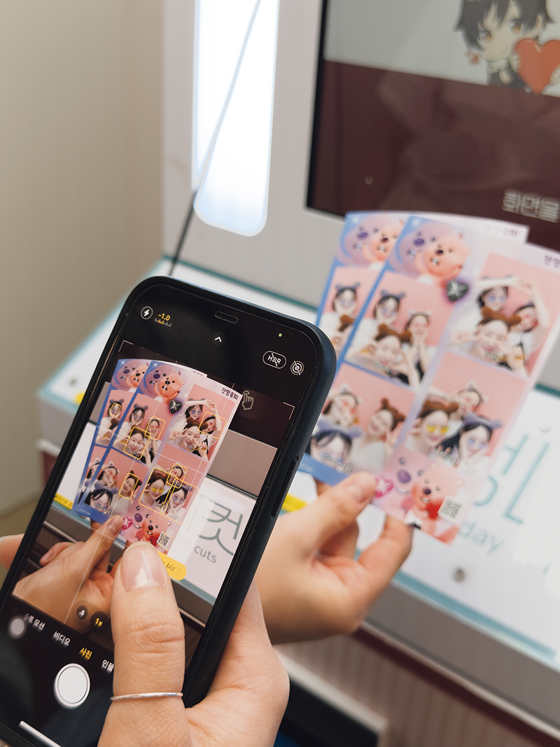 Chụp ảnh "nóng" trong tiệm photobooth - Ảnh 4. Chụp ảnh "nóng" trong tiệm photobooth - Ảnh 4.