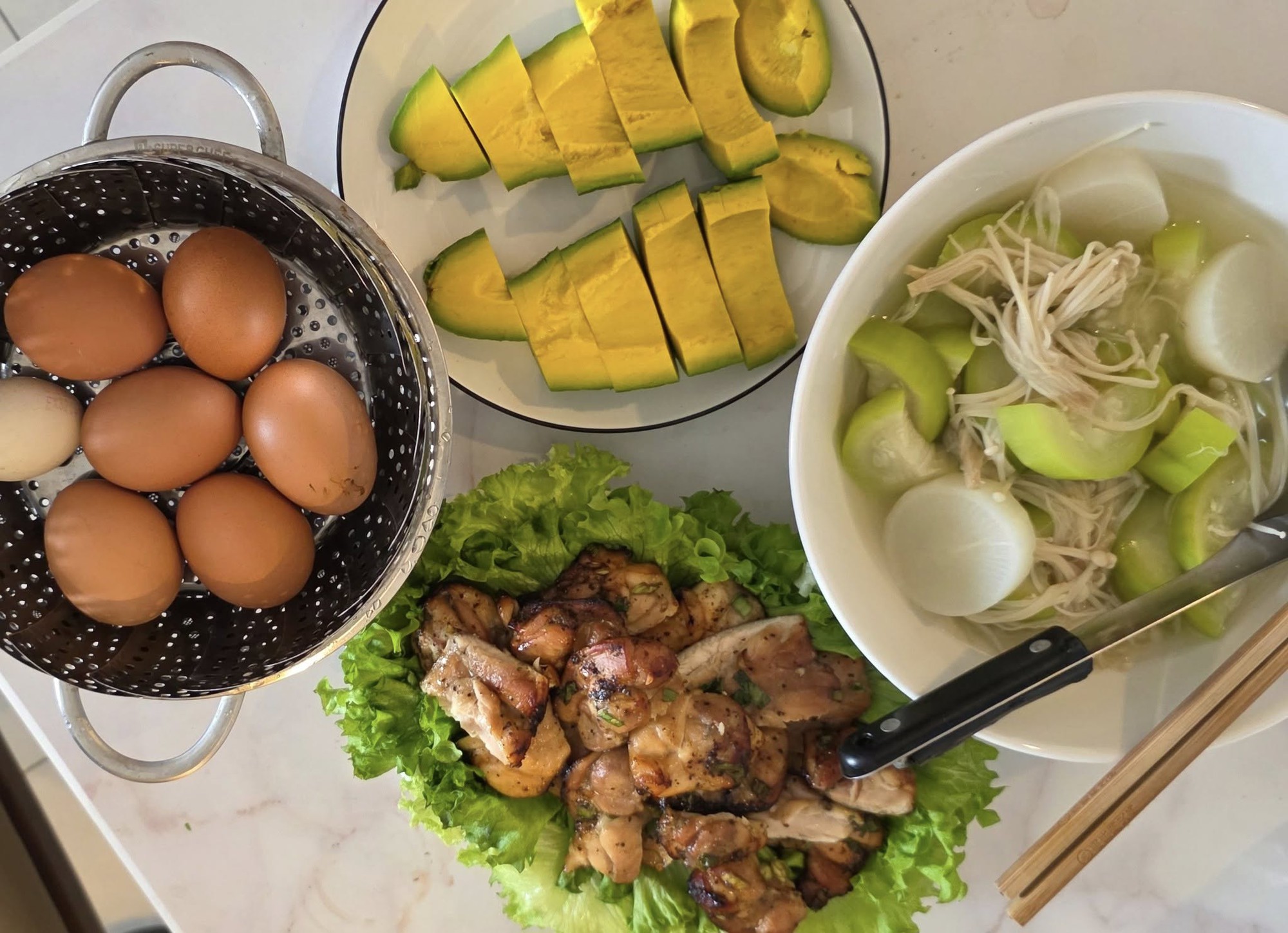 H’Hen Niê bất ngờ bị bác sĩ yêu cầu ngừng "món tủ" khi đi khám thai – Lý do khiến nhiều mẹ bầu giật mình!- Ảnh 1. H’Hen Niê bất ngờ bị bác sĩ yêu cầu ngừng "món tủ" khi đi khám thai – Lý do khiến nhiều mẹ bầu giật mình!- Ảnh 1.