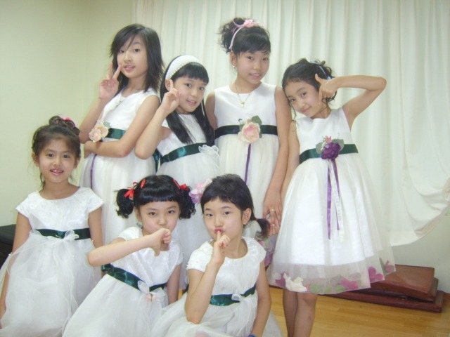 Idol nhí từng thi Hoa hậu, làm người mẫu đình đám, bất ngờ được bắt gặp dạy Toán ở "lò luyện khét tiếng" giữa Thủ đô - Ảnh 1. Idol nhí từng thi Hoa hậu, làm người mẫu đình đám, bất ngờ được bắt gặp dạy Toán ở "lò luyện khét tiếng" giữa Thủ đô - Ảnh 1.