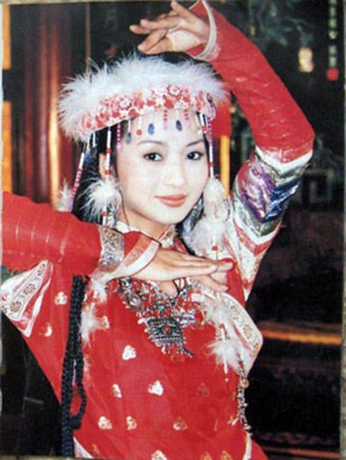 huong-phi-luu-dan-xinh-dep-tai-hoa-nhung-bac-menh-1754433379028-1754433379467798556008-1754466431111-17544664312341451741309.jpg
