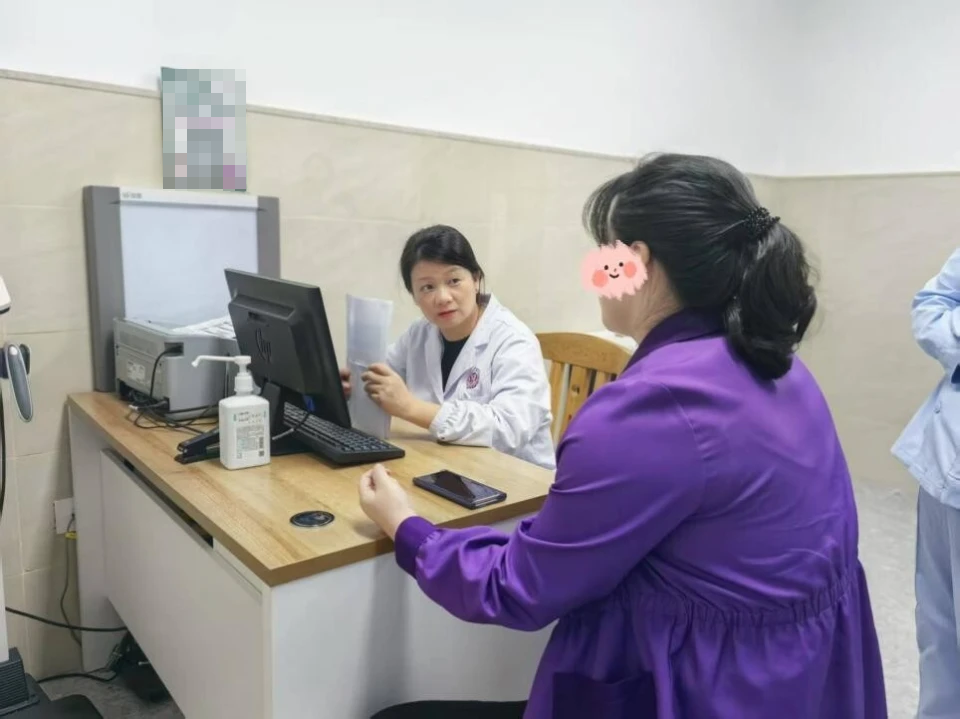 Nữ sinh 18 tuổi 