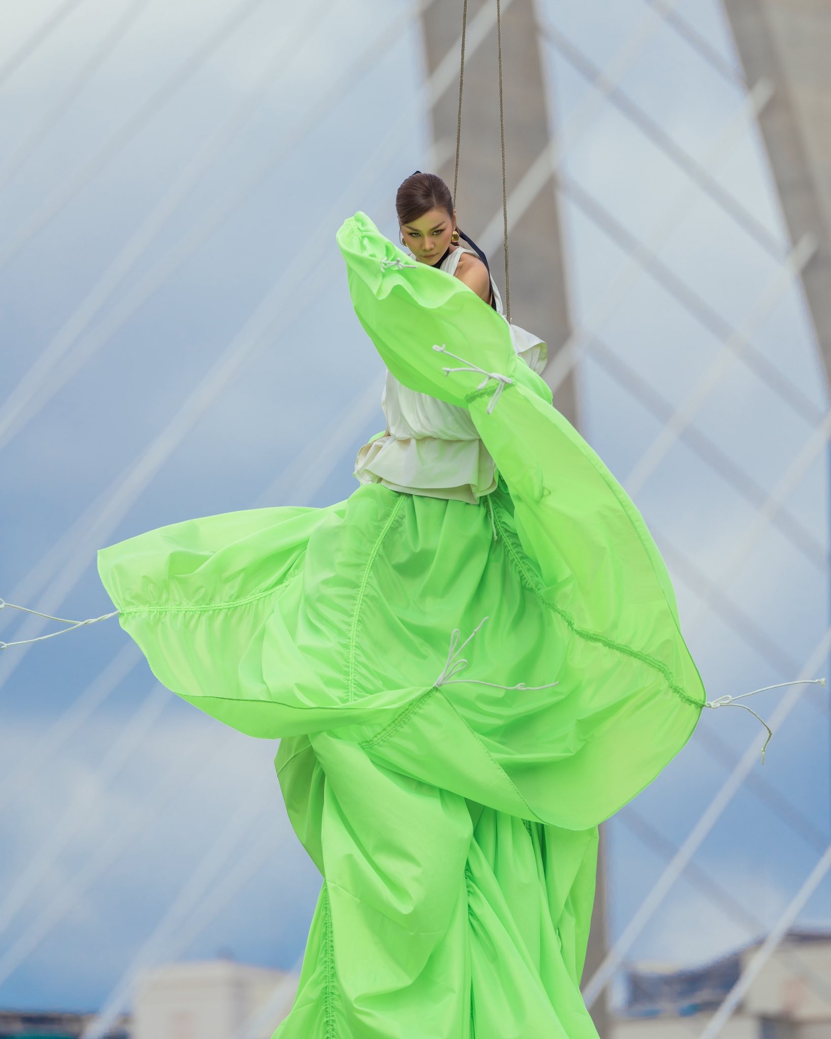 Điểm lại những lần Thanh Hằng gặp &quot;kiếp nạn&quot; vì catwalk, tạo dáng - Ảnh 1.