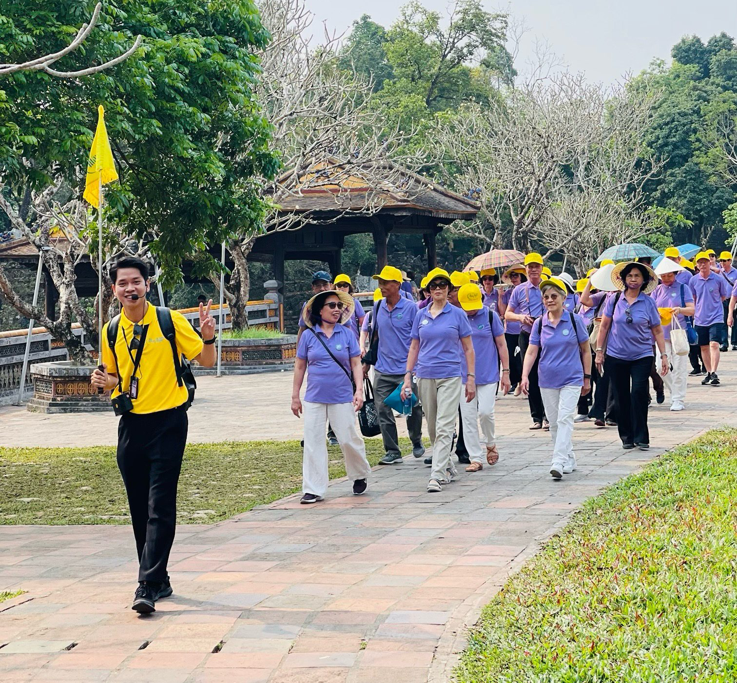 Chàng trai GenZ sinh ra ở Huế, lớn lên làm “người kể sử” ở di tích: Đến với nghề vì… sợ du khách bỏ lỡ một Huế thật đẹp - Ảnh 2.