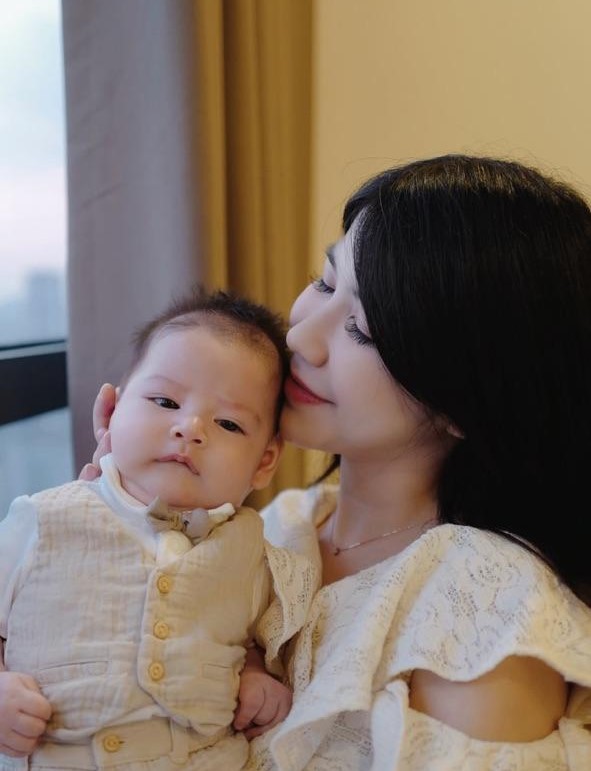 Tuần khủng hoảng là gì mà mẹ bỉm nào cũng “sợ xanh mặt”? Hot mom Hà Nội cũng phải than trời!- Ảnh 1.