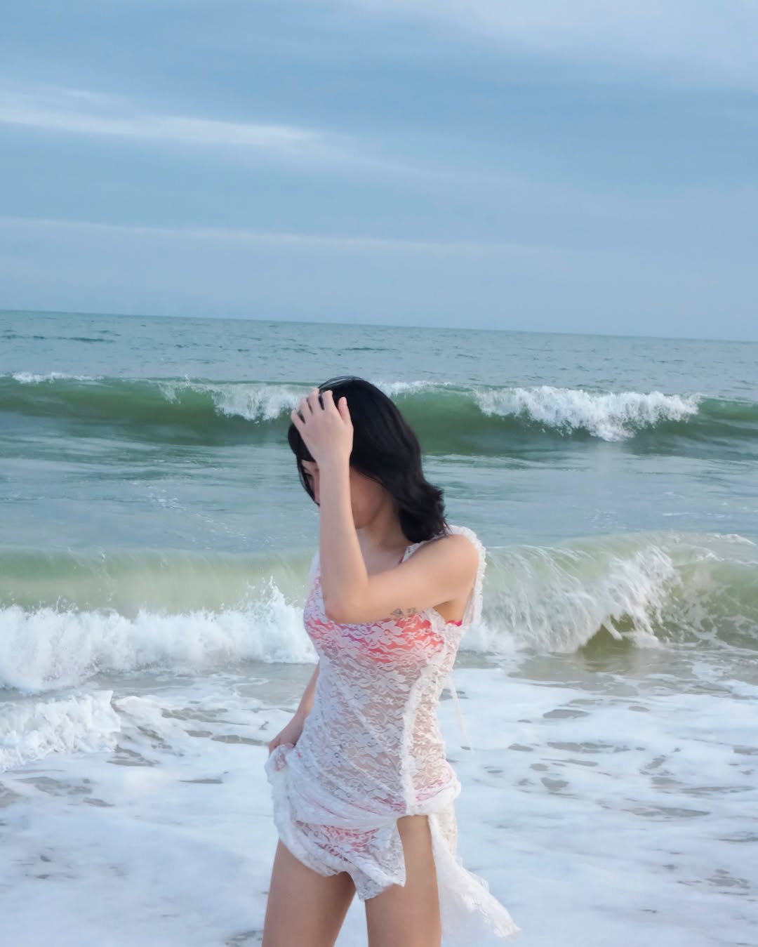 Ngắm Tóc Tiên diện bikini không chỉ sướng mắt mà còn hóng được miên man kiểu đẹp, hot hừng hực- Ảnh 5.