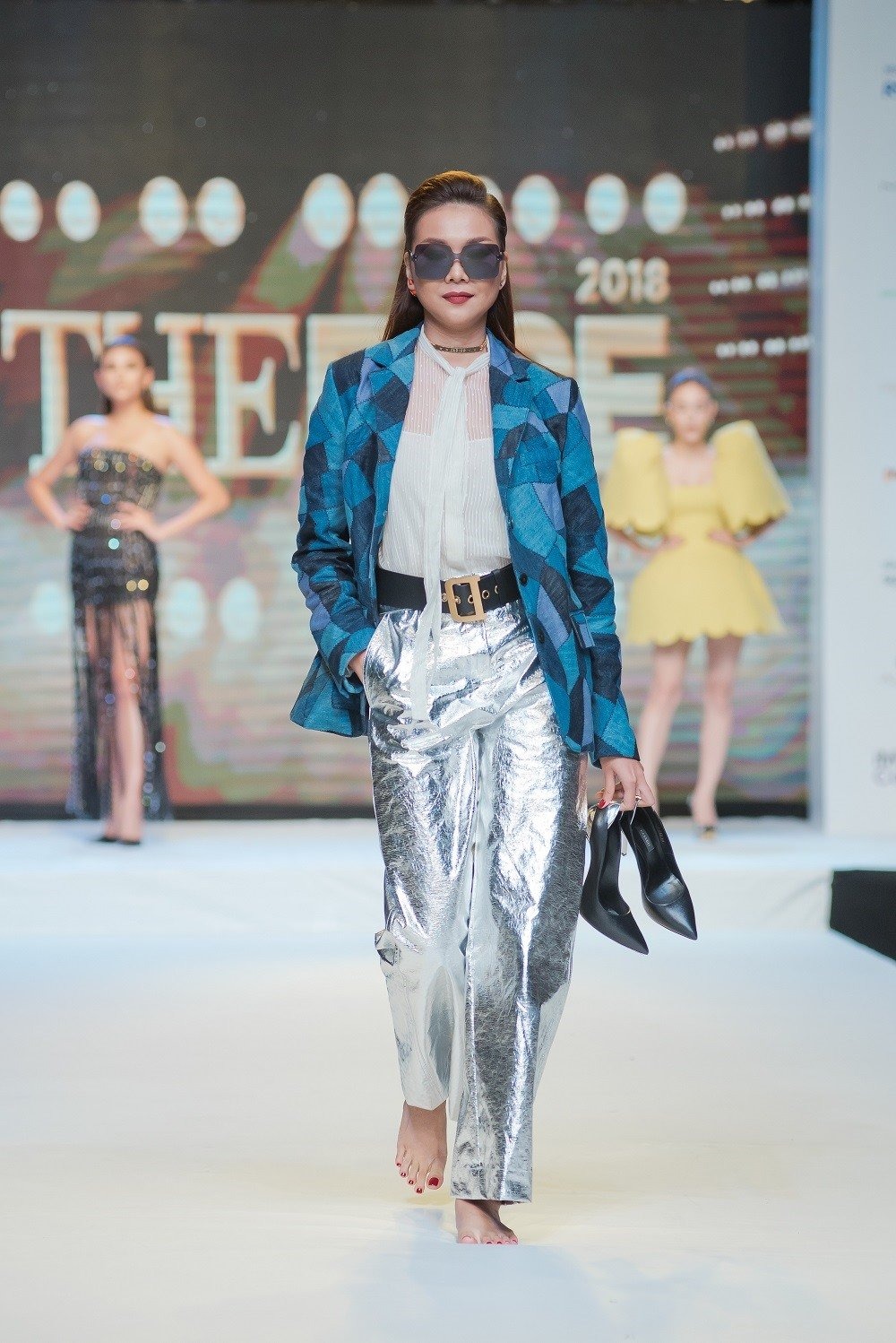 Điểm lại những lần Thanh Hằng gặp &quot;kiếp nạn&quot; vì catwalk, tạo dáng - Ảnh 5.