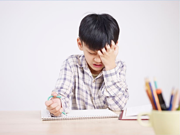 Nghiên cứu Harvard: 7 hành động “bình thường” của cha mẹ đang làm trẻ suy giảm IQ nghiêm trọng - Ảnh 3.