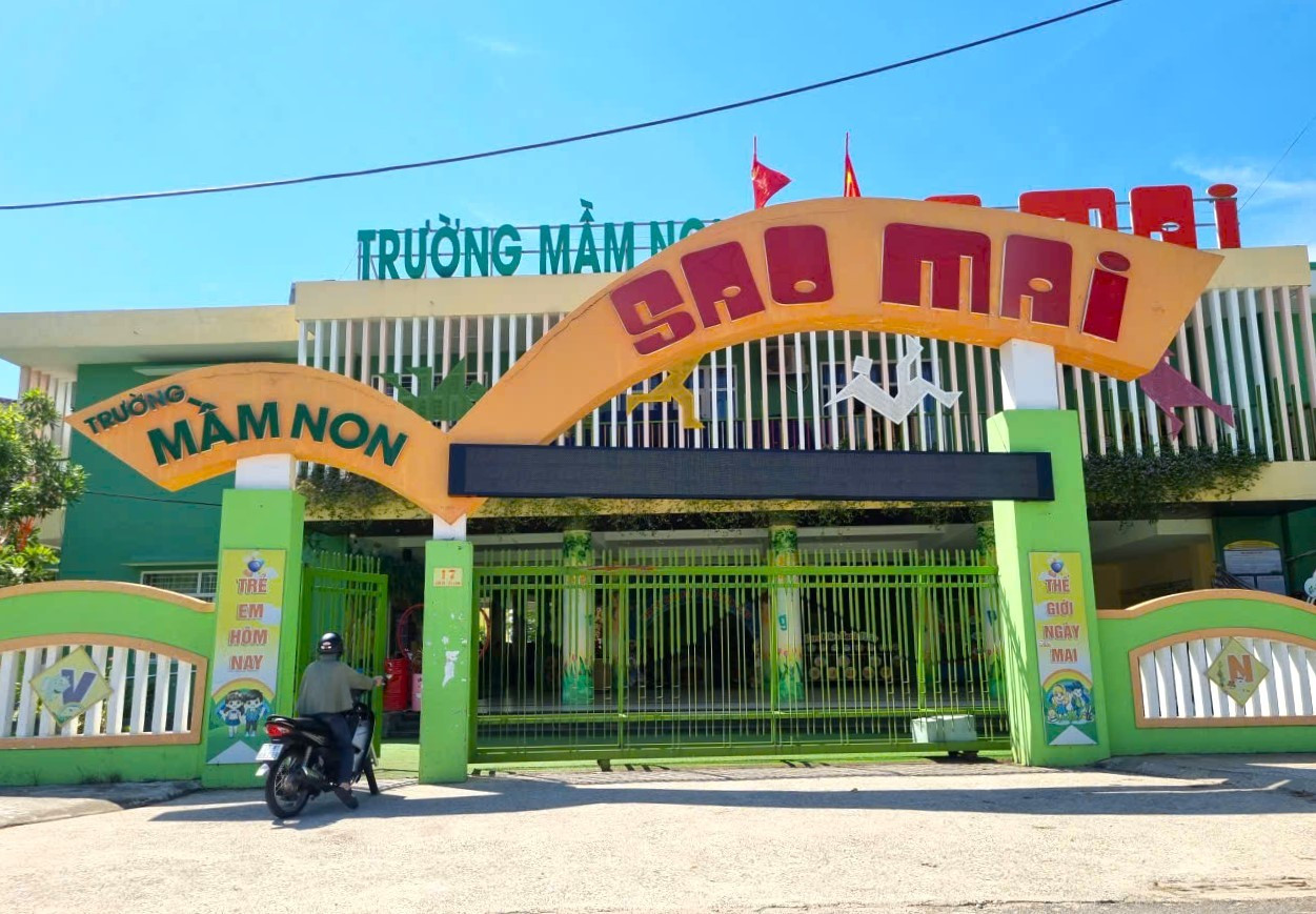 Trời nóng như chảo lửa, phụ huynh Đà Nẵng bức xúc vì trường không bật điều hòa cho trẻ - Ảnh 1.