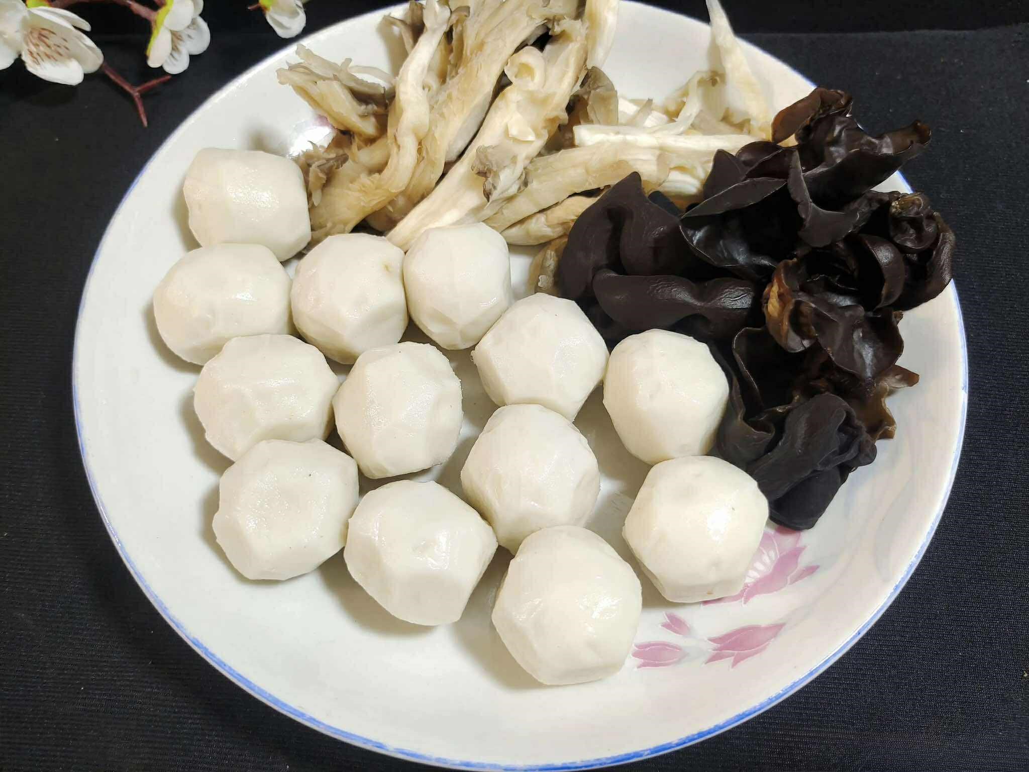 Miền Bắc nắng nóng, bữa tối chỉ cần 1 món canh này ăn cùng cơm hoặc miến vừa ngon lại &quot;nịnh&quot; khẩu vị cả nhà - Ảnh 1.