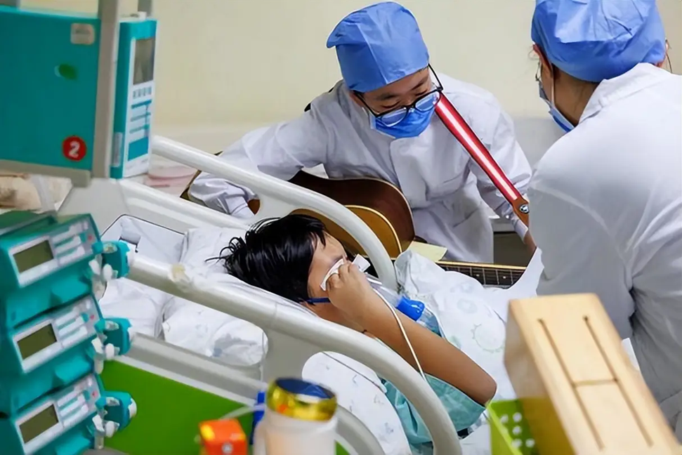 Tỷ lệ ung thư ở trẻ em đang gia tăng! Cảnh báo loạt &quot;đồ ăn vặt sát thủ&quot; làm suy yếu hệ miễn dịch của trẻ- Ảnh 2.