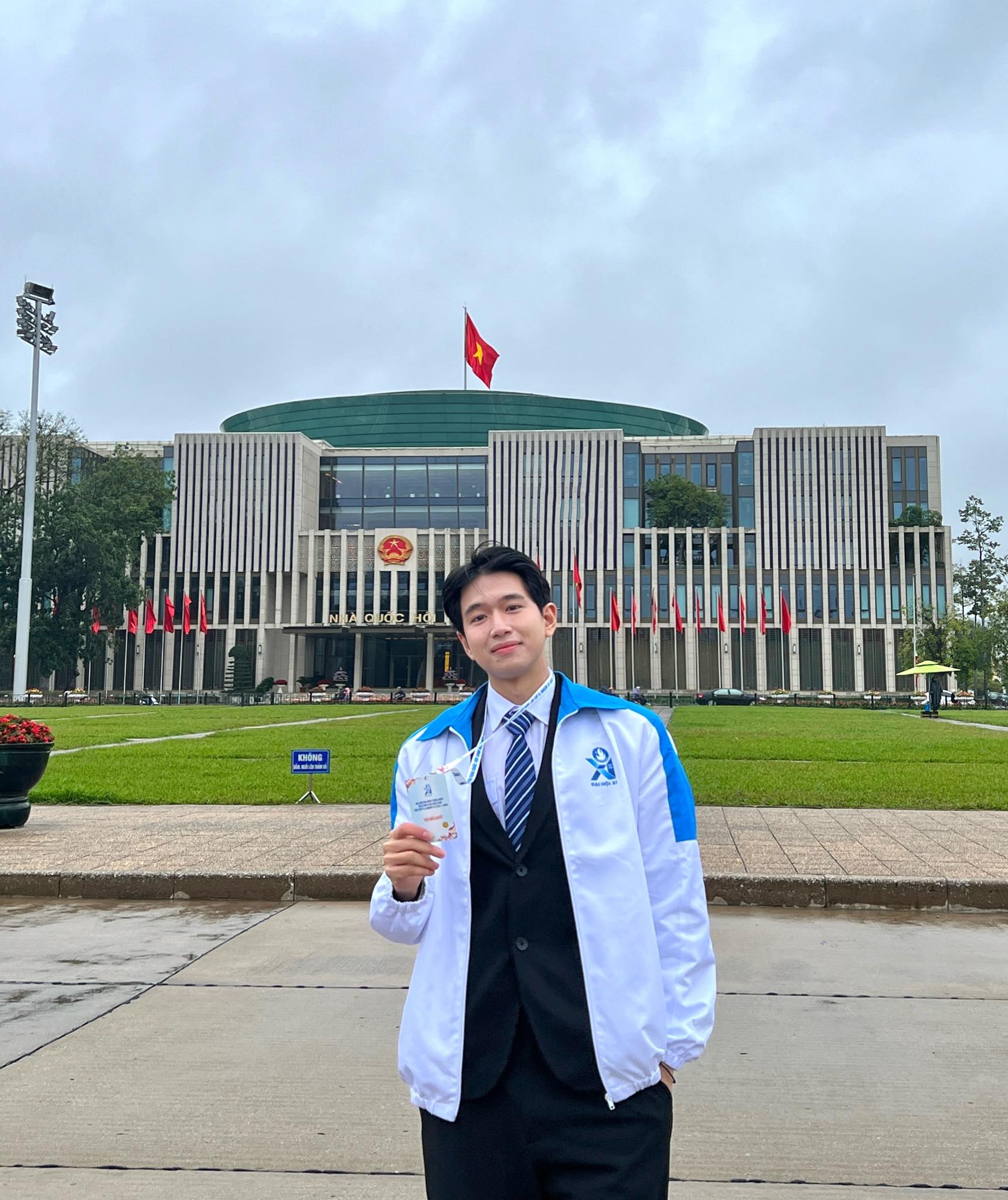 Trường chuyên miền Trung năm nào cũng có thủ khoa, huy chương quốc tế, dàn cựu học sinh toàn gương mặt đình đám- Ảnh 8. Trường chuyên miền Trung năm nào cũng có thủ khoa, huy chương quốc tế, dàn cựu học sinh toàn gương mặt đình đám- Ảnh 8.