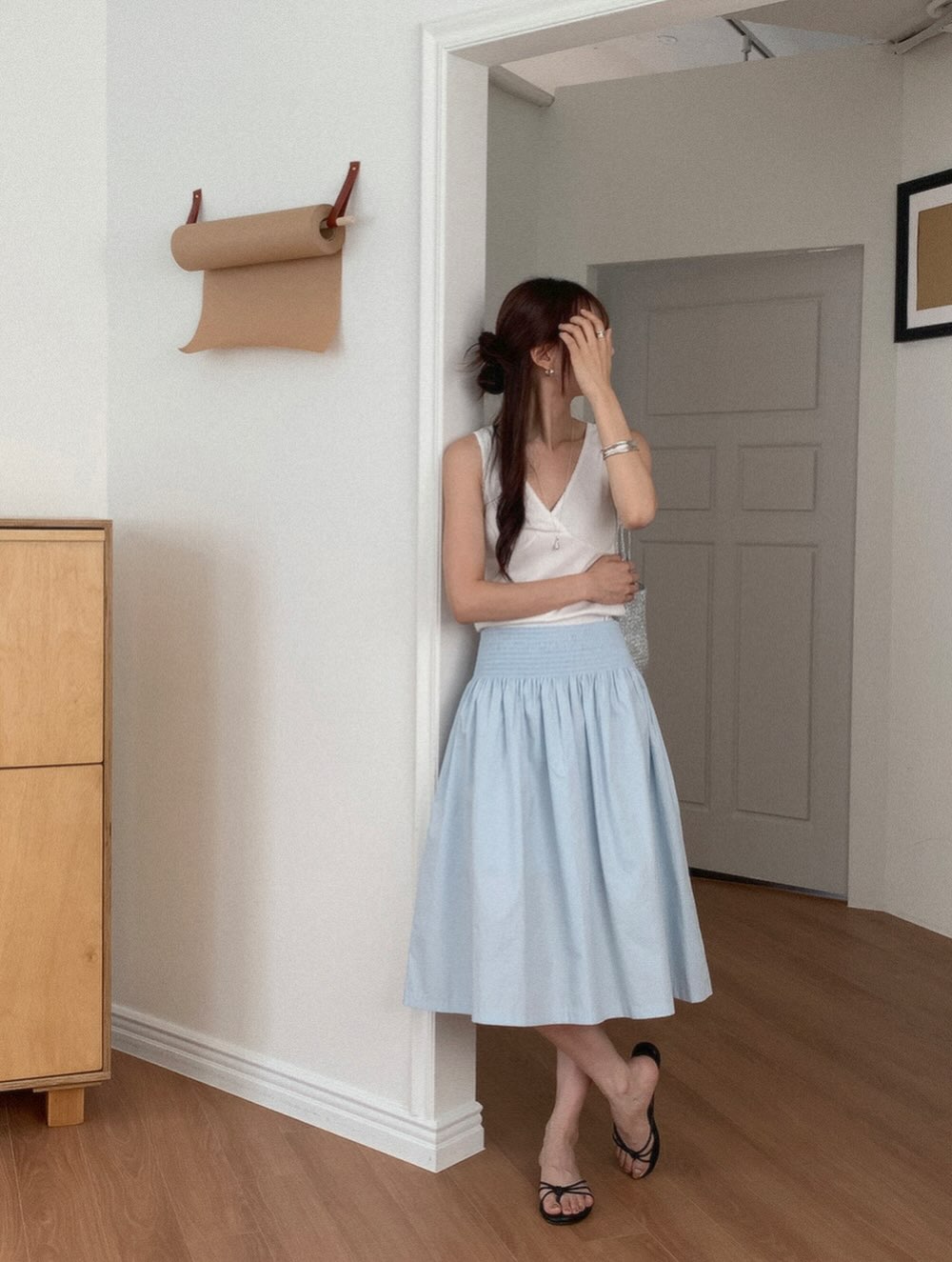 Chân váy chữ A đang gây sốt diện rộng vì mặc lên siêu tôn dáng, dịu dàng như nàng thơ - Ảnh 2.