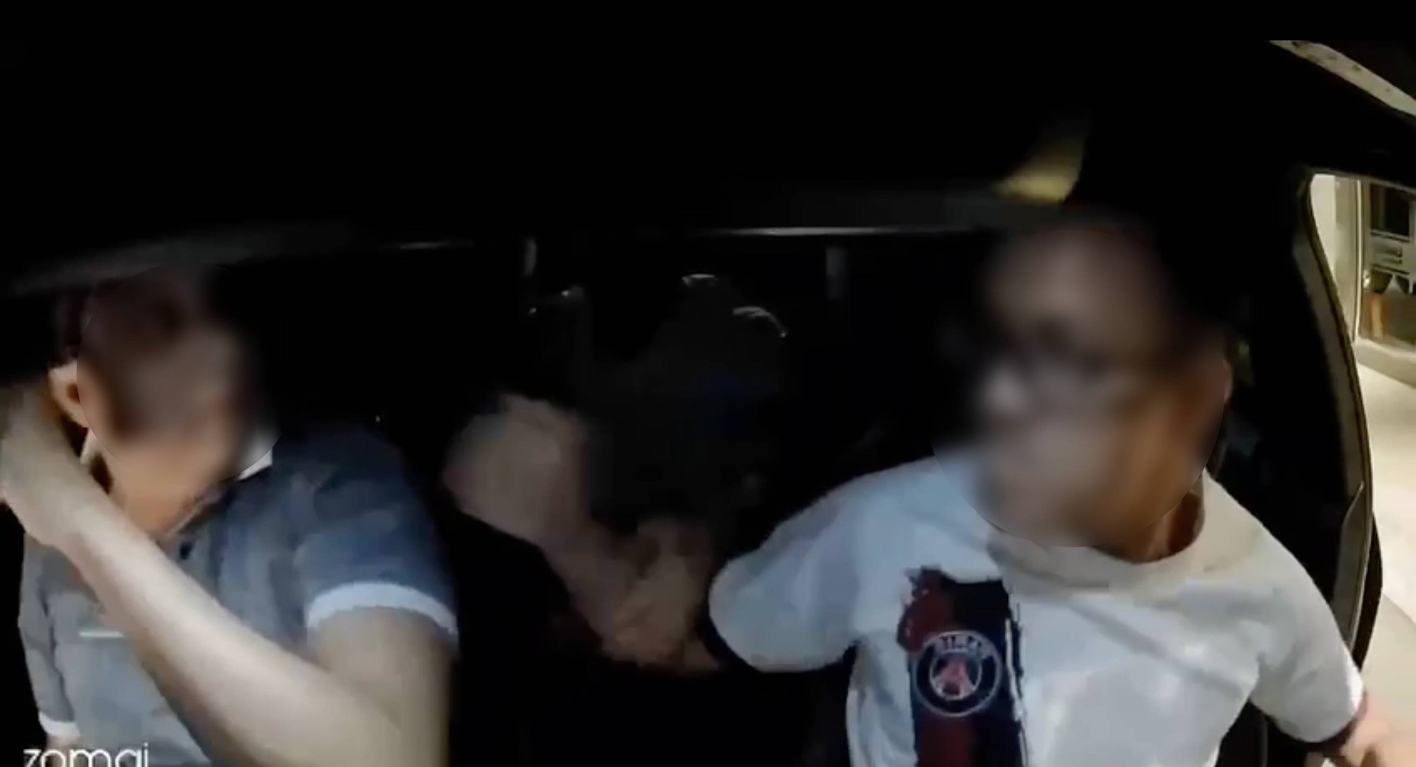 Nam hành khách đòi hỏi vô lý, chửi bới, giật vô lăng tài xế taxi gây bức xúc: MBS bất ngờ lên tiếng- Ảnh 2. Nam hành khách đòi hỏi vô lý, chửi bới, giật vô lăng tài xế taxi gây bức xúc: MBS bất ngờ lên tiếng- Ảnh 2.