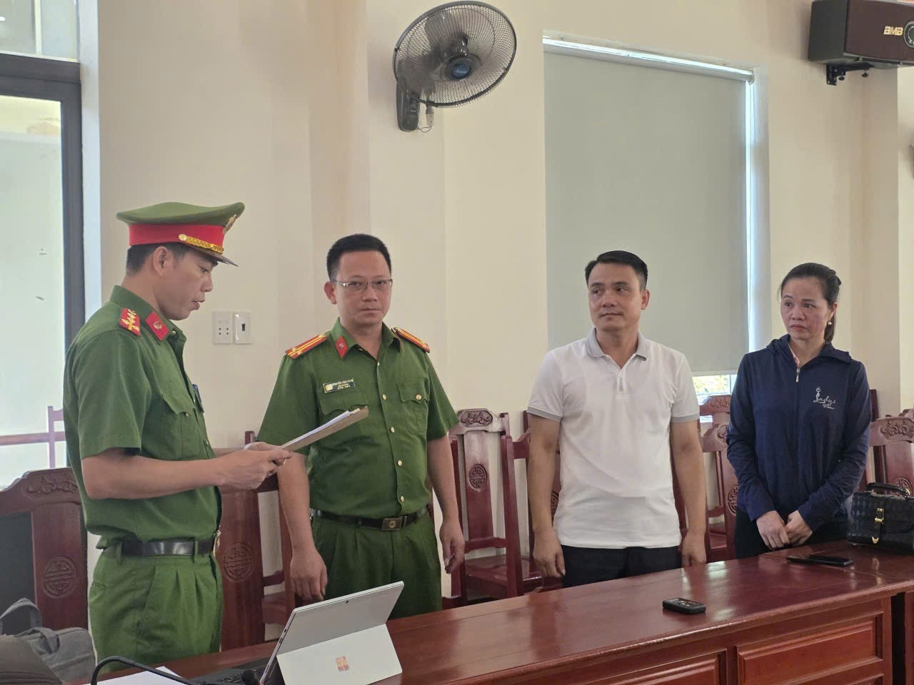 Hiệu trưởng nâng điểm thi, tráo vị trí thủ khoa: Gian lận có tổ chức trong môi trường giáo dục? - Ảnh 1. Hiệu trưởng nâng điểm thi, tráo vị trí thủ khoa: Gian lận có tổ chức trong môi trường giáo dục? - Ảnh 1.
