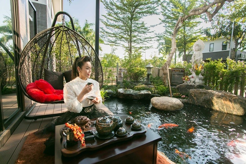 biet-thu-hoanh-trang-nhieu-cay-cua-nhat-kim-anh-10-17542137856571880376450-1754752063931-1754752064300117396408.jpg