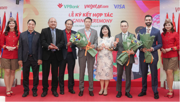 Vietjet tiên phong kết nối tiêu dùng số với thẻ tín dụng đồng thương hiệu YOJO hợp tác với VPBank - Ảnh 2. Vietjet tiên phong kết nối tiêu dùng số với thẻ tín dụng đồng thương hiệu YOJO hợp tác với VPBank - Ảnh 2.