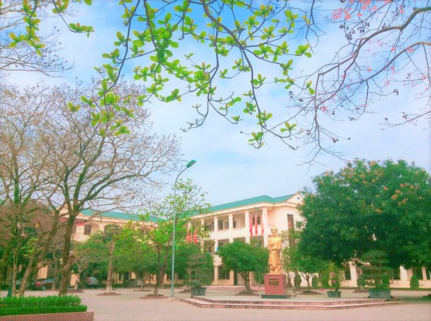 Trường chuyên miền Trung năm nào cũng có thủ khoa, huy chương quốc tế, dàn cựu học sinh toàn gương mặt đình đám- Ảnh 2. Trường chuyên miền Trung năm nào cũng có thủ khoa, huy chương quốc tế, dàn cựu học sinh toàn gương mặt đình đám- Ảnh 2.