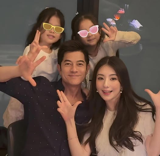 Vợ con của nam tài tử đình đám đi du lịch, nhìn chi tiết này nhiều người nhắc khéo: Anh nên bớt chút thời gian! - Ảnh 2.