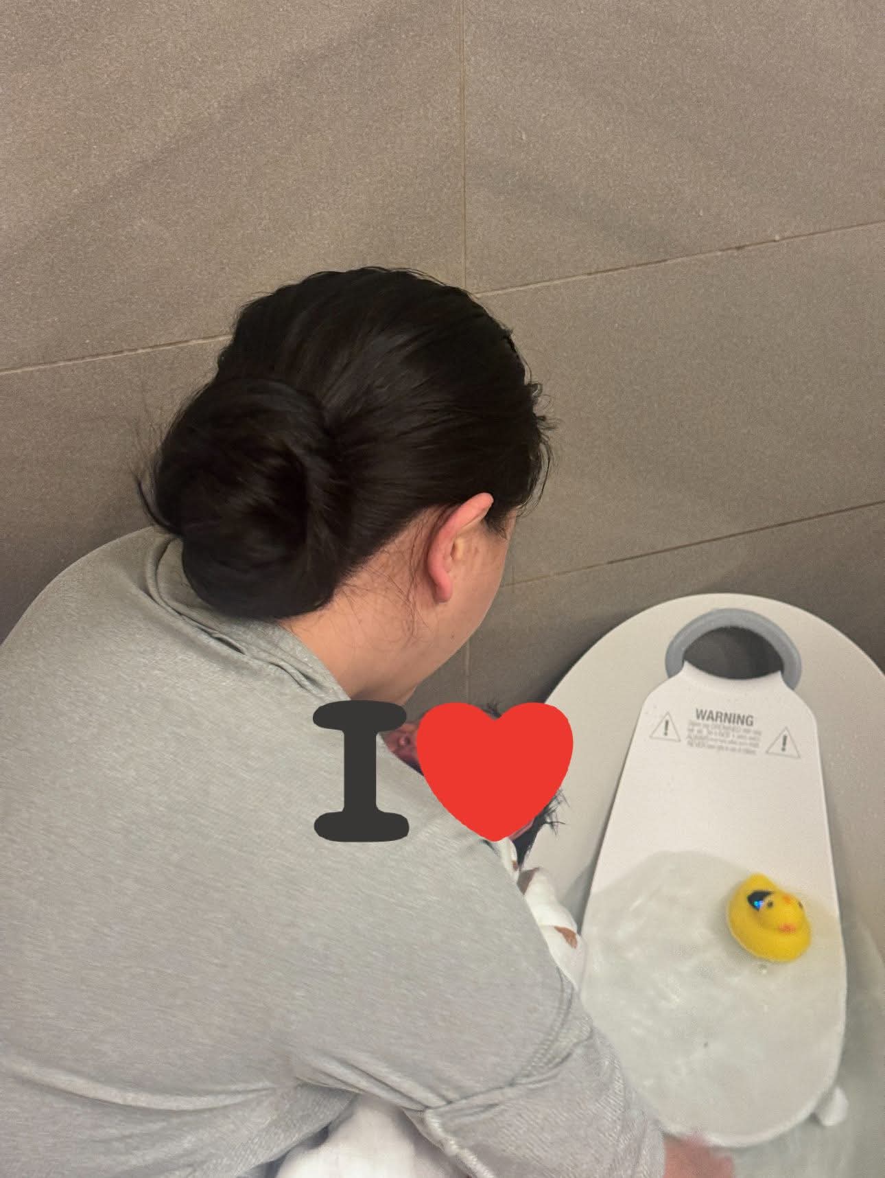 Xúc động với những "nỗi lo của mẹ" trong tâm thư cô Văn Thùy Dượng gửi con gái Tô Sa- Ảnh 3. Xúc động với những "nỗi lo của mẹ" trong tâm thư cô Văn Thùy Dượng gửi con gái Tô Sa- Ảnh 3.