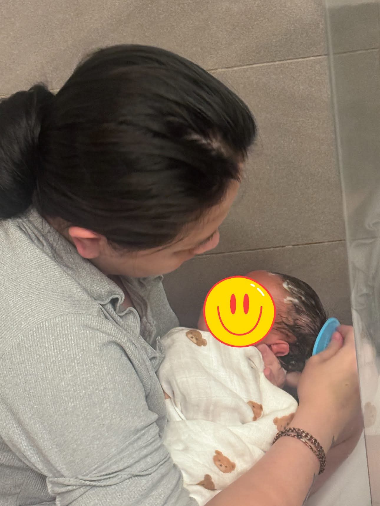 Xúc động với những "nỗi lo của mẹ" trong tâm thư cô Văn Thùy Dượng gửi con gái Tô Sa- Ảnh 4. Xúc động với những "nỗi lo của mẹ" trong tâm thư cô Văn Thùy Dượng gửi con gái Tô Sa- Ảnh 4.