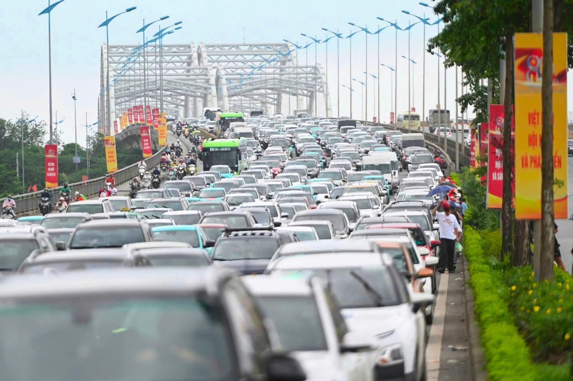 Công an TP Hà Nội khuyến cáo gì về lộ trình tới Trung tâm triển lãm quốc gia ở Đông Anh? - Ảnh 1. Công an TP Hà Nội khuyến cáo gì về lộ trình tới Trung tâm triển lãm quốc gia ở Đông Anh? - Ảnh 1.