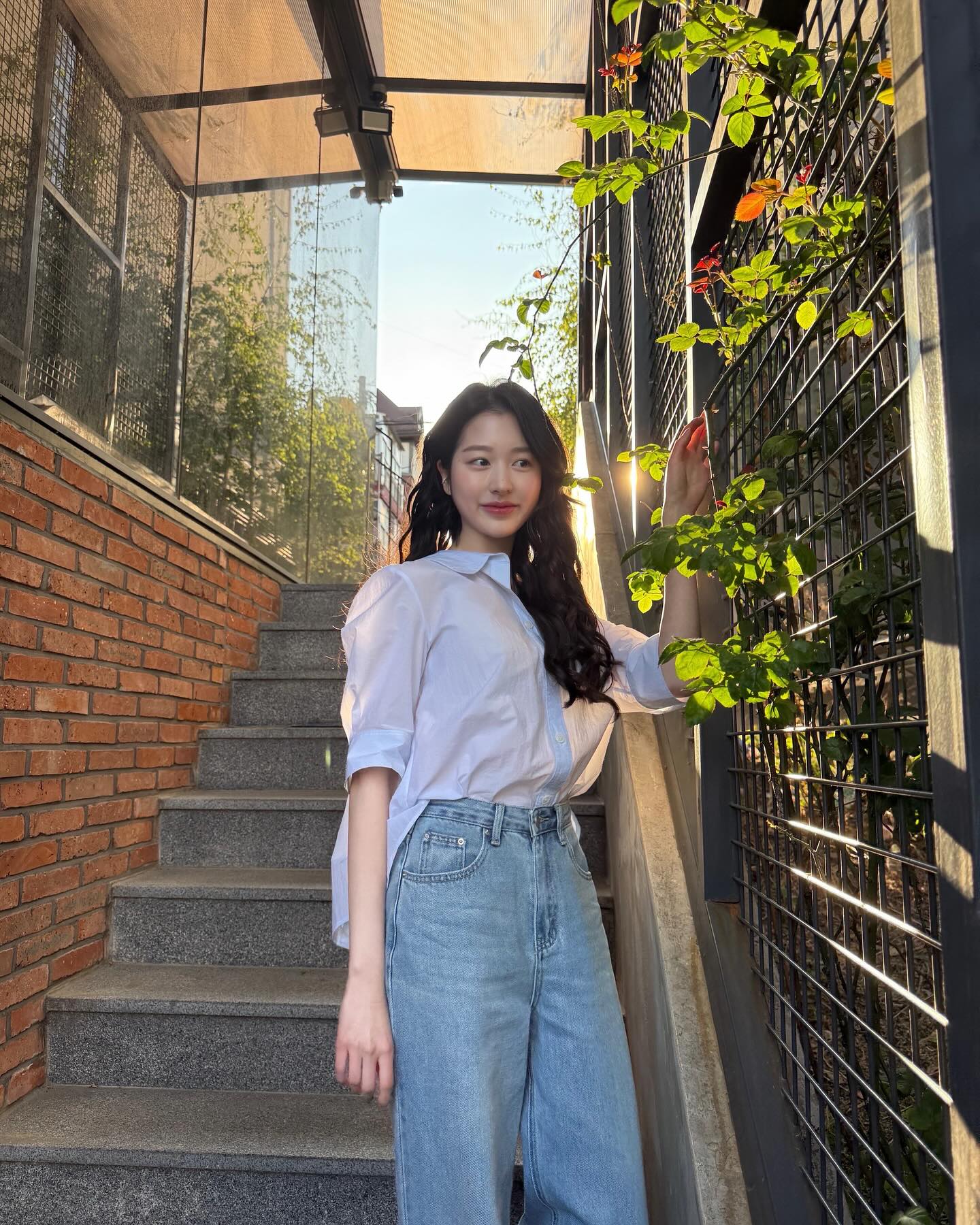 Nữ diễn viên xinh không đối thủ trên màn ảnh Hàn lúc này, style ngoài đời xinh tươi và đậm chất nữ tính - Ảnh 5.
